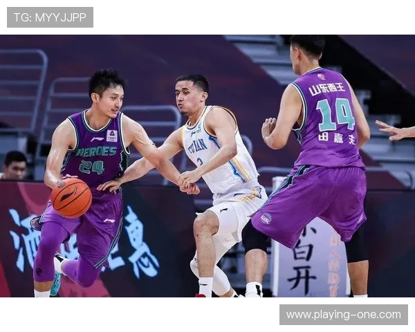 基于足球明星综合数值分析探讨球员表现与市场价值的关联性 基于足球明星综合数值分析探讨球员表现与市场价值的关联性