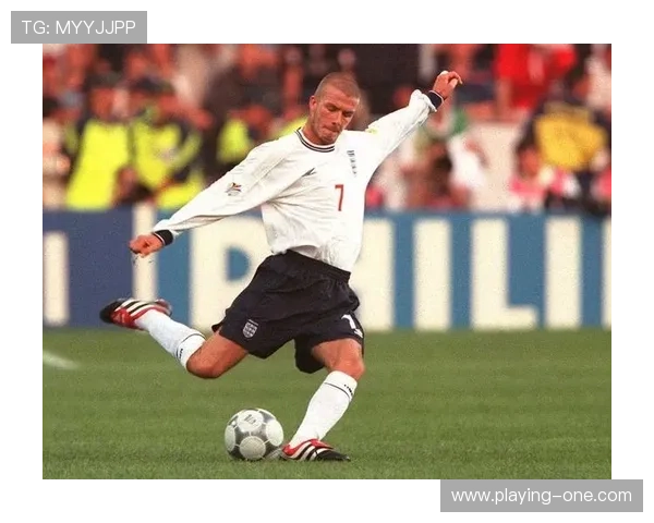 足球三大球星经典招牌动作集锦展现无与伦比的足球技艺与魅力