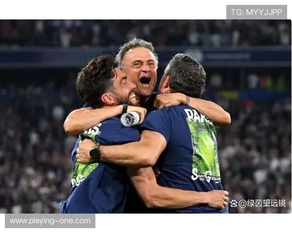 足球巨星因情敌上演绿茵对决爱恨交织激起场内外风暴